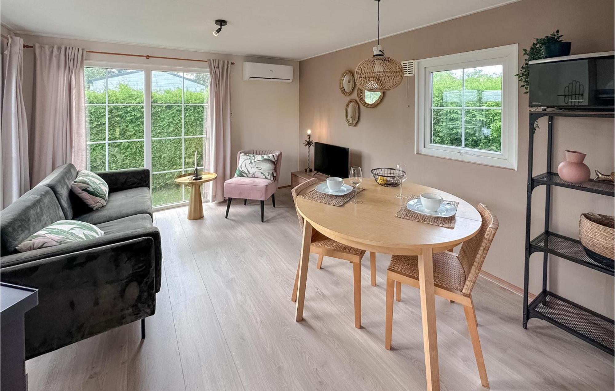 Lovely Home In Tzummarum With Wifi Екстериор снимка